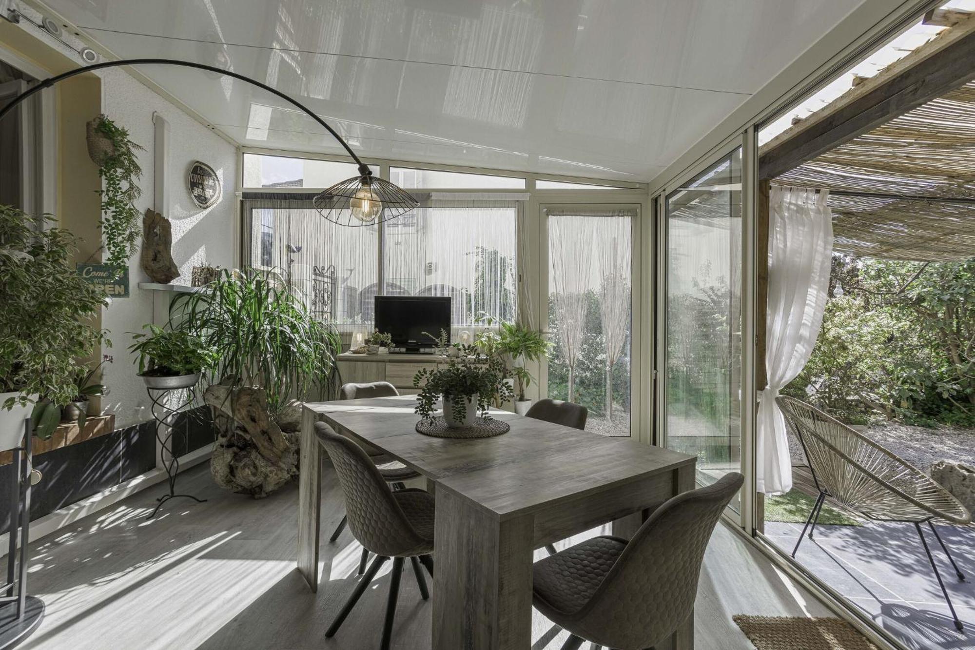 La Maison Fleurie By Halldis *