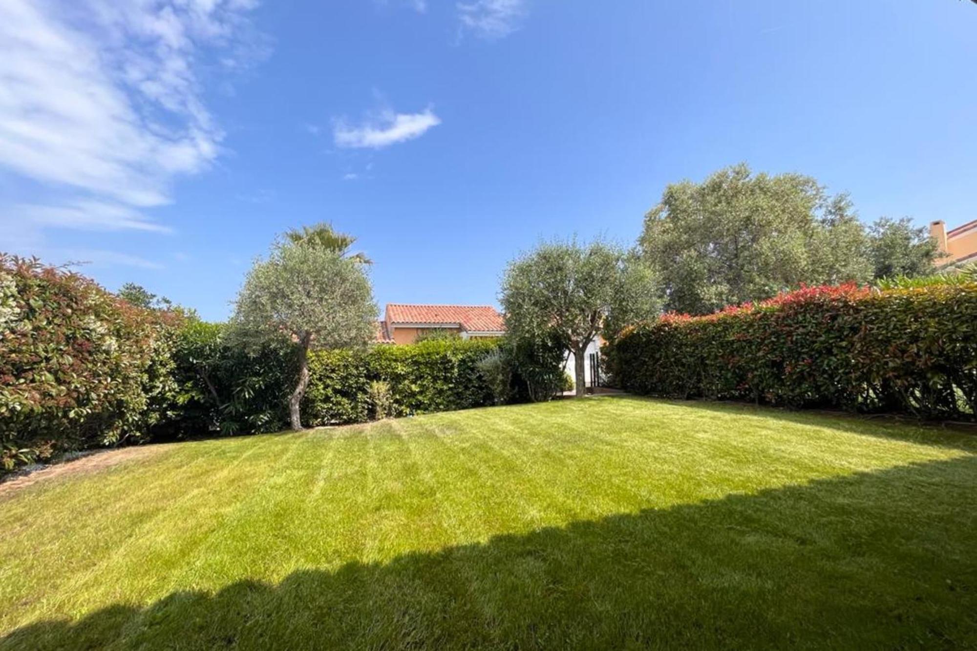 110m With Swimming Pools Ac And Garage - Benakey Holiday home