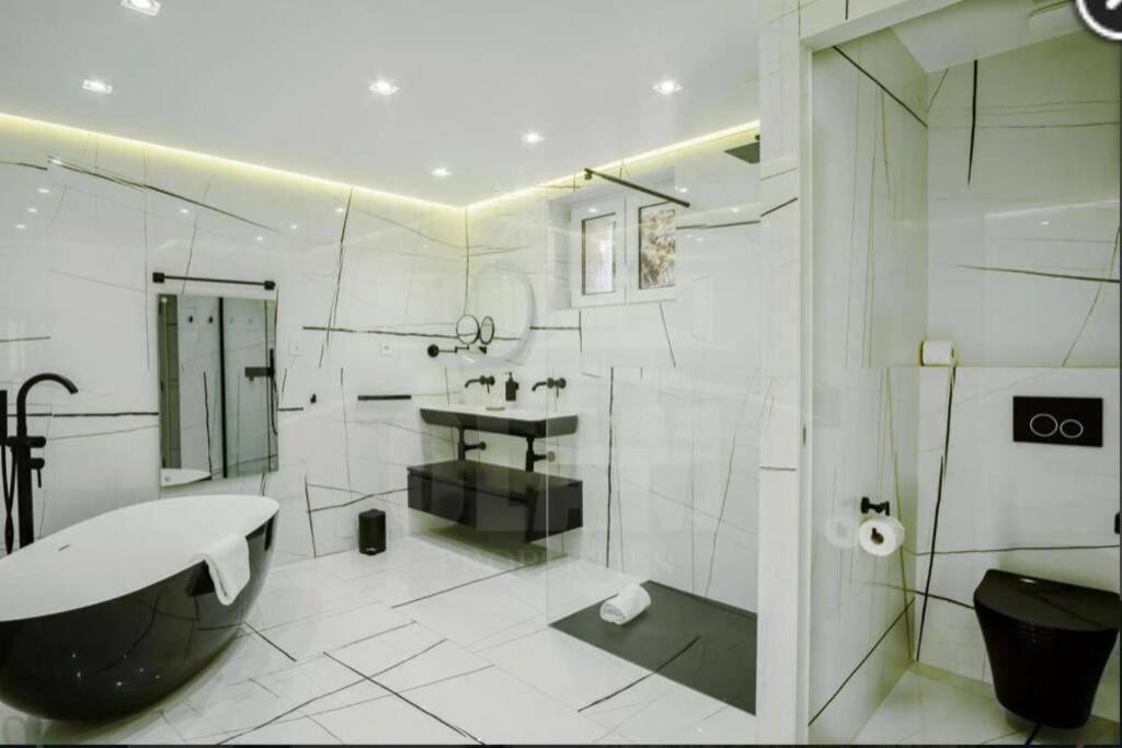Jaliel 250 M2 - 12 Pers. Plein Coeur De Villa *