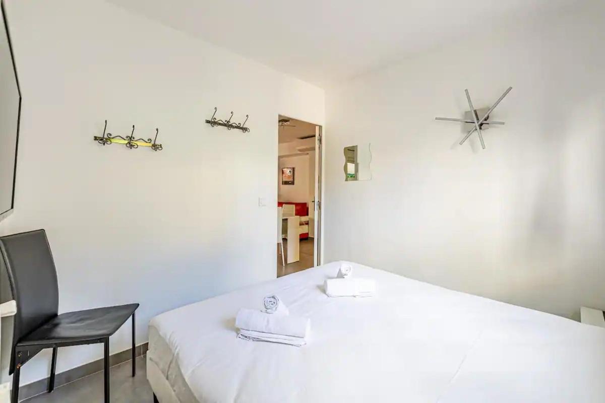 Apartment Superbe 3p 2chambres, 2terrasses Centre-ville, 4 Min A Pied De La Croisette Sas-meredith Loc