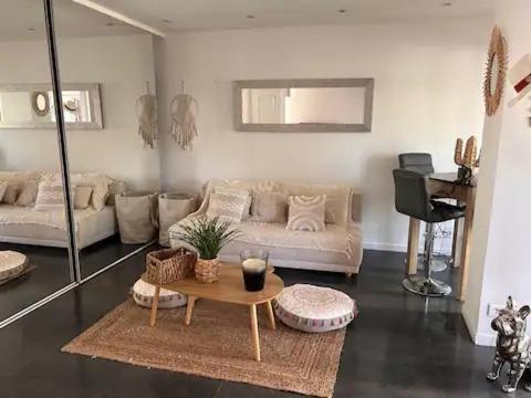 Elegant T2 Clim & Balcon - Plein Centre Apartment Cannes