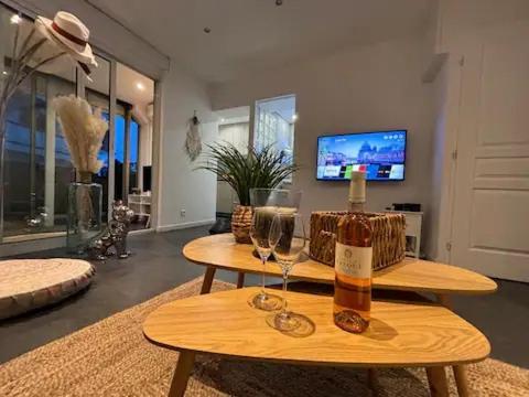 Elegant T2 Clim & Balcon - Plein Centre Apartment