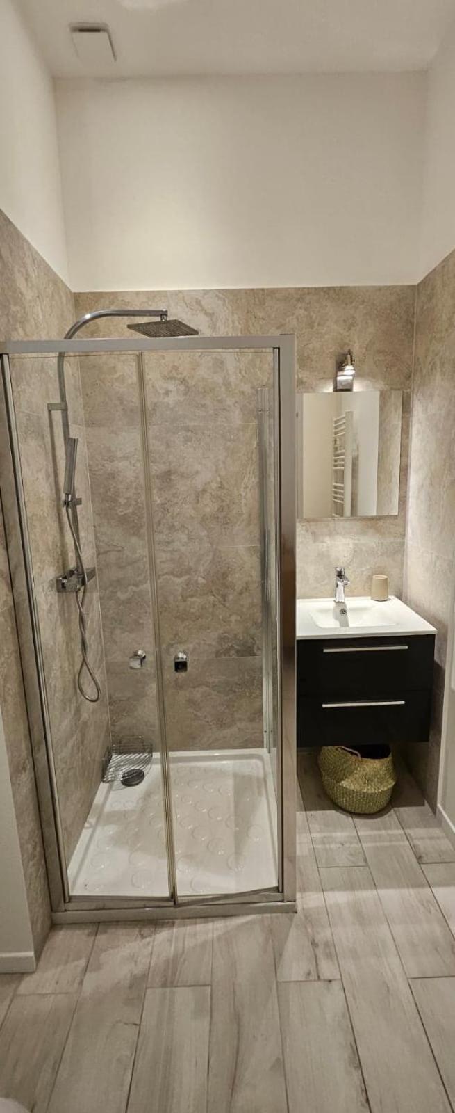 F3 Ground Floor, Hypercentre 2 Min From Palace Apartment *