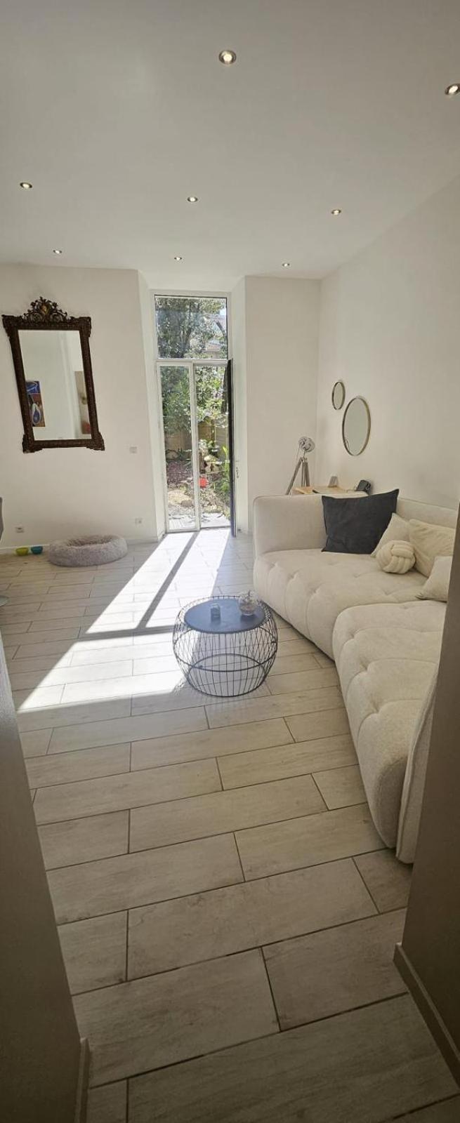 F3 Ground Floor, Hypercentre 2 Min From Palace *