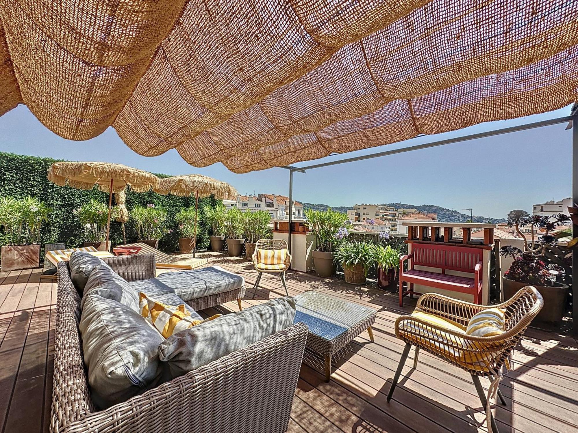 Intuition Rooftop Vaste Terrasse Cannes