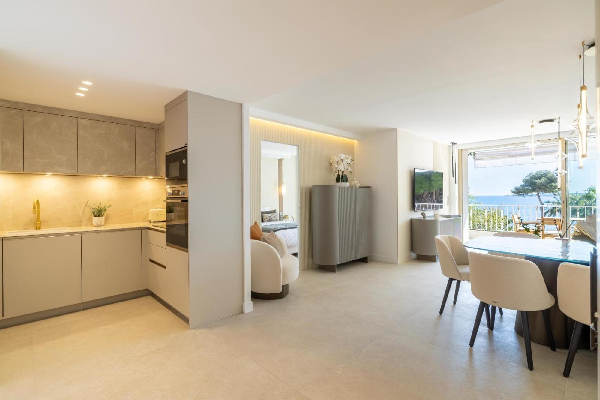 Apartment Ref 1981 - Sea View Palm Cannes