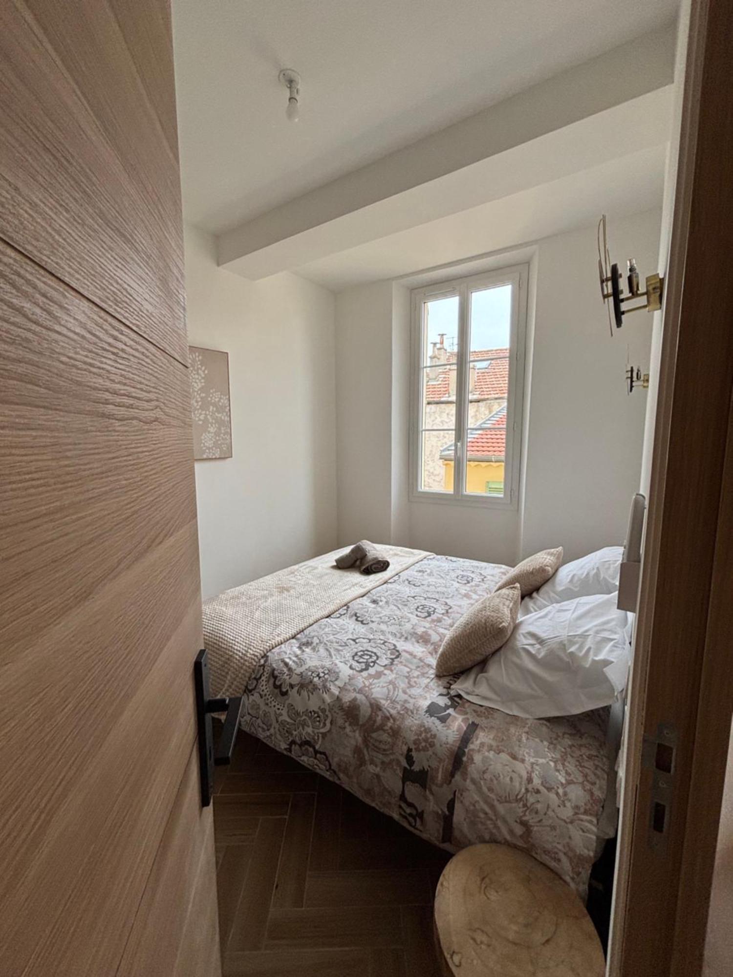 Homeforville Apartment