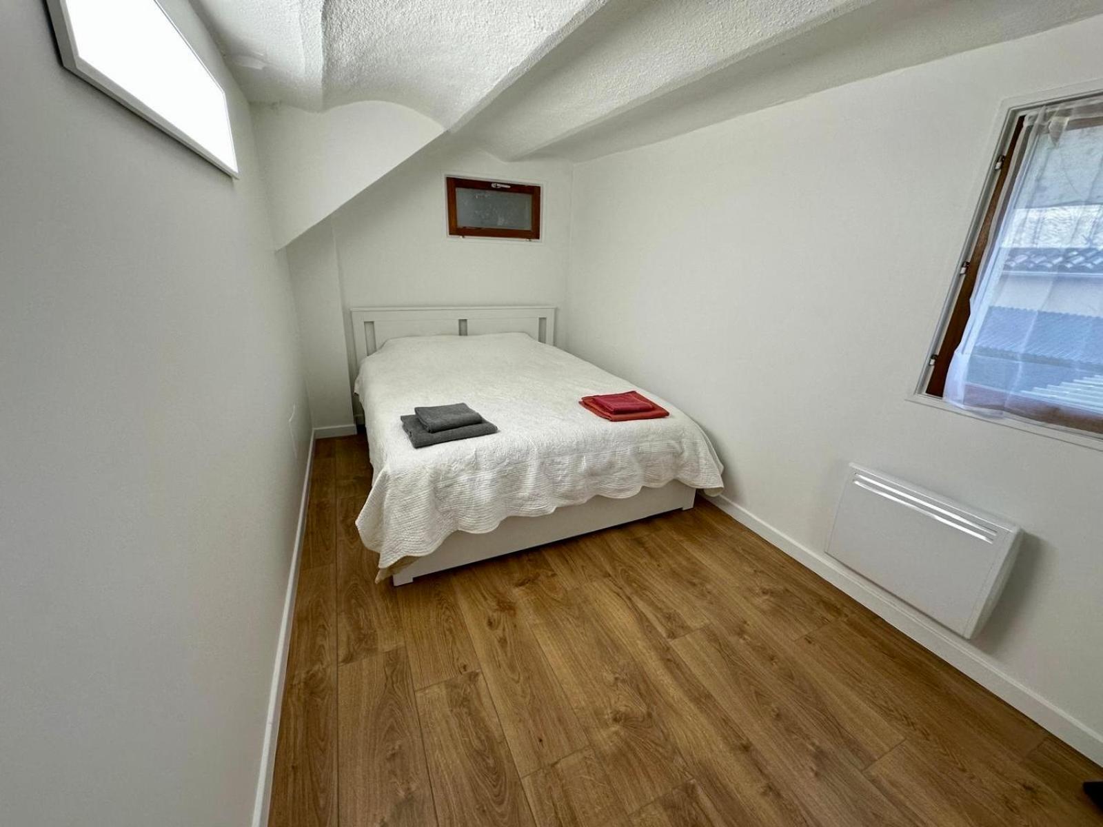 2 Bedrooms Entierement Renove - 200m De La Cannes