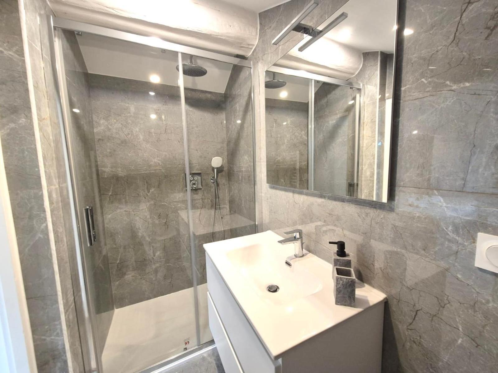 Luxury 3 Bed 2 Bath Flat Croisette Apartment