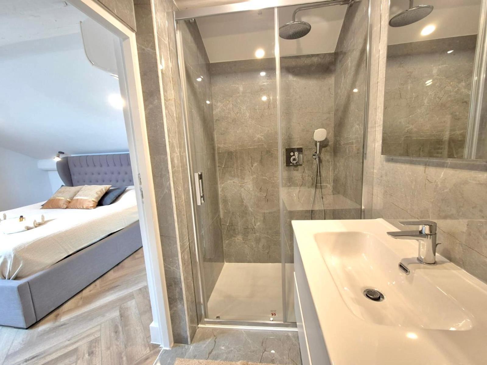 Luxury 3 Bed 2 Bath Flat Croisette Apartment *