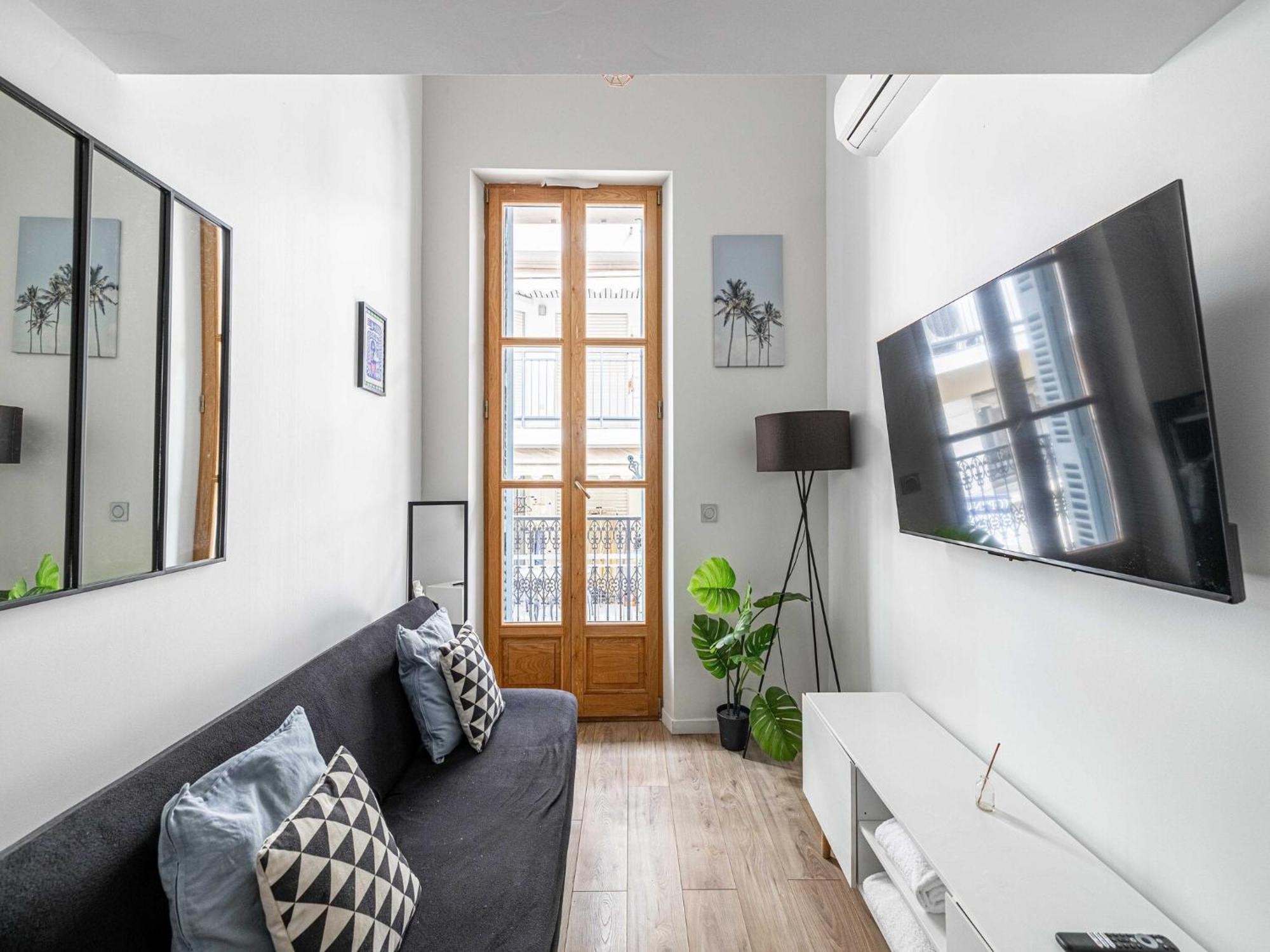 Apartment Bright Duplex Mezzanine - Center - 1br 3p Cannes