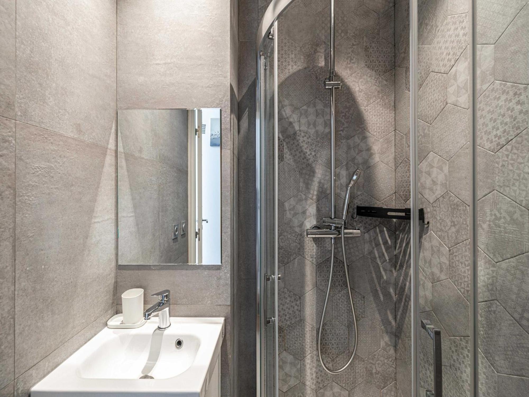 Bright Duplex Mezzanine - Center - 1br 3p * Cannes