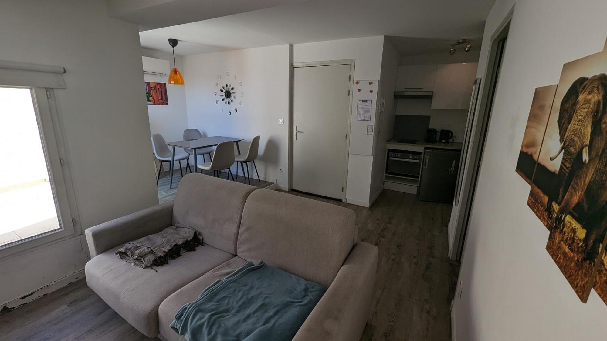 Apartment 41 Leon Noel