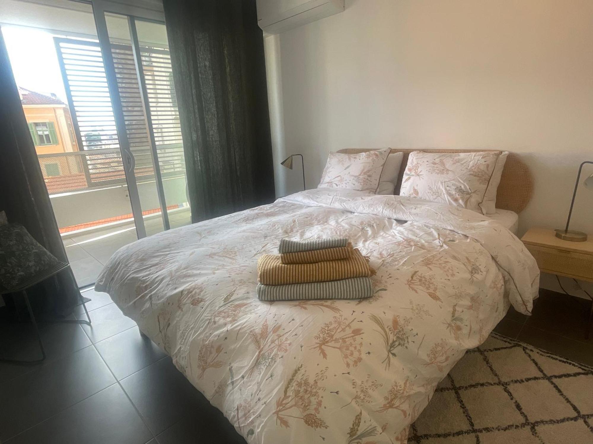 Apartment Cannes, Avec Parking+terrasse, Croisette A Pied!