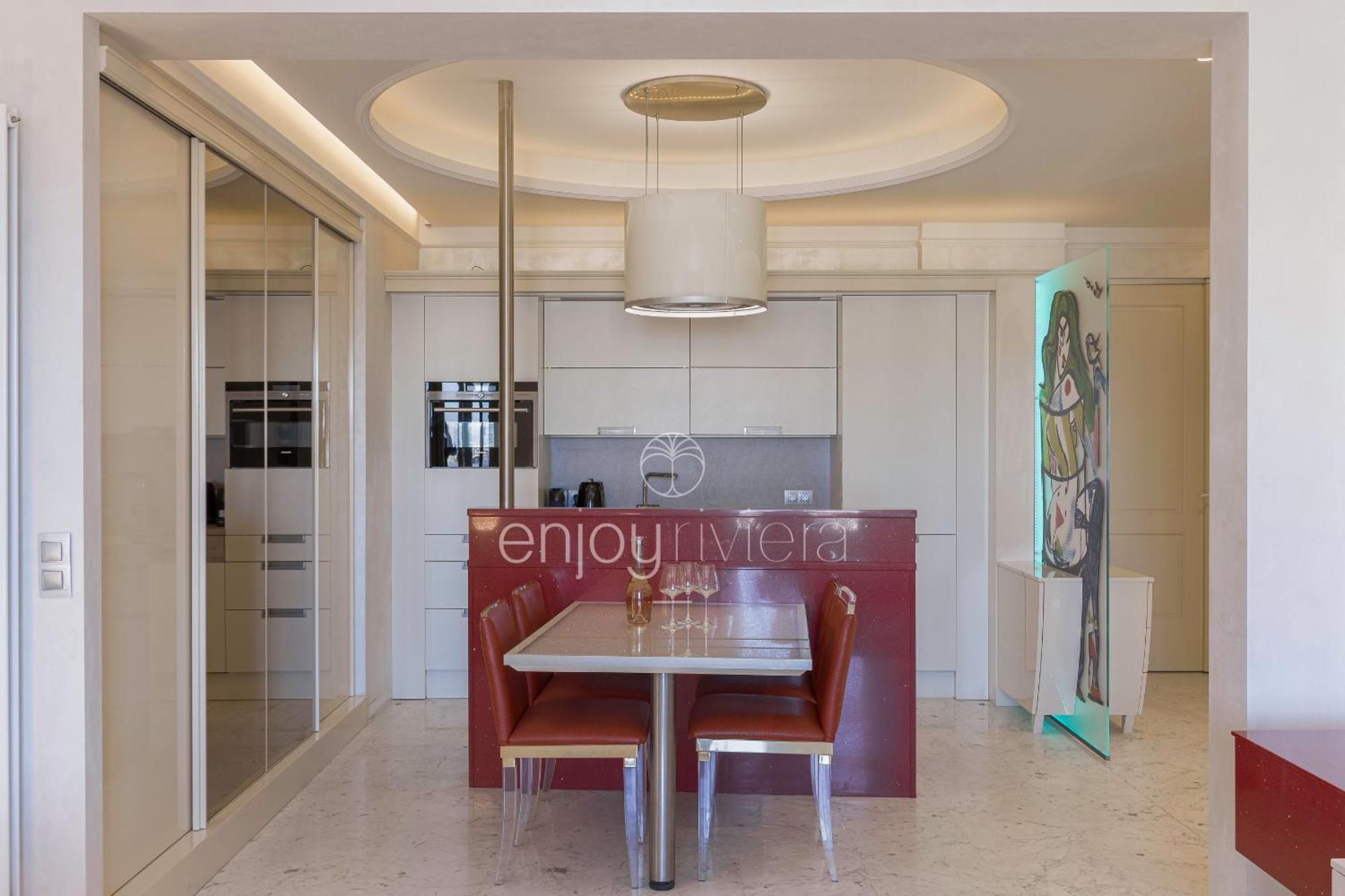 Apartment Palais Miramar: Modern Art With Sea View Cannes