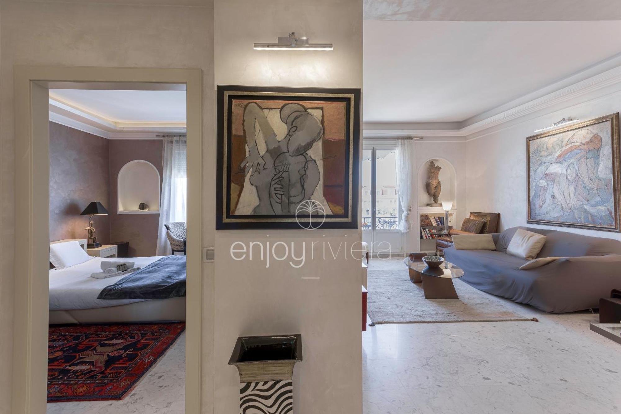 Palais Miramar: Modern Art With Sea View Apartment