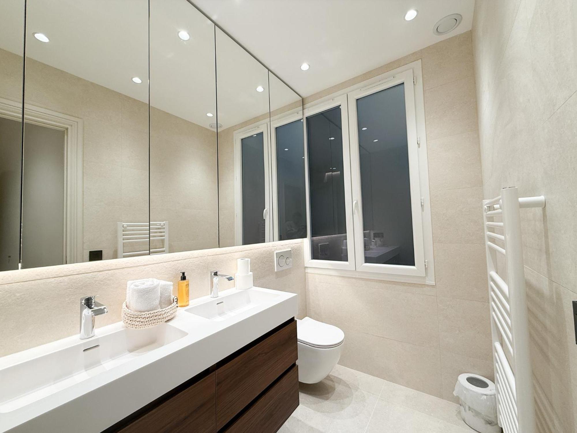 Apartment Meynadier 12b