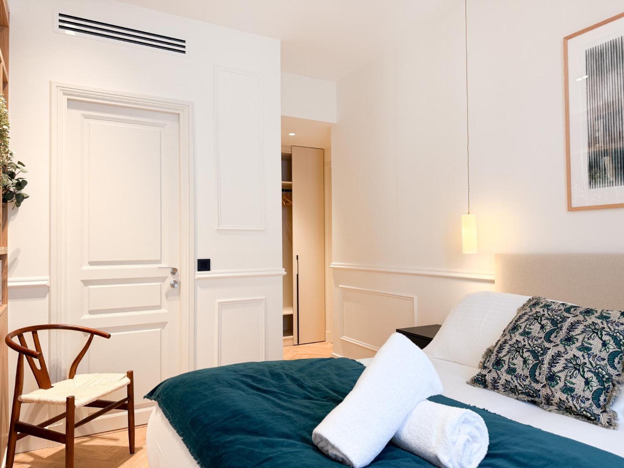Apartment Meynadier 12b