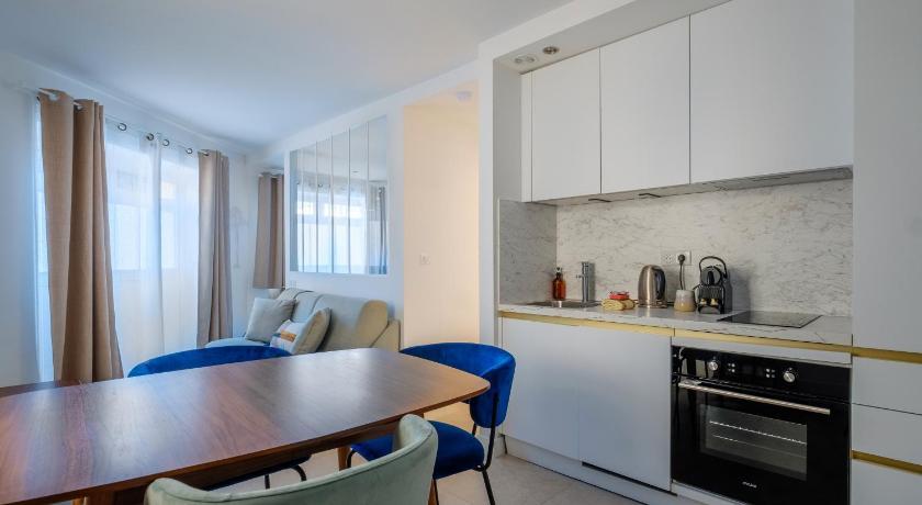 Rooftop Centre Apartment *