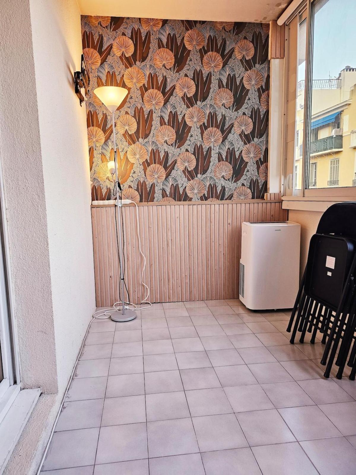 Plages,palais Des Festivals,port,zone Pietonne,suquet * Cannes