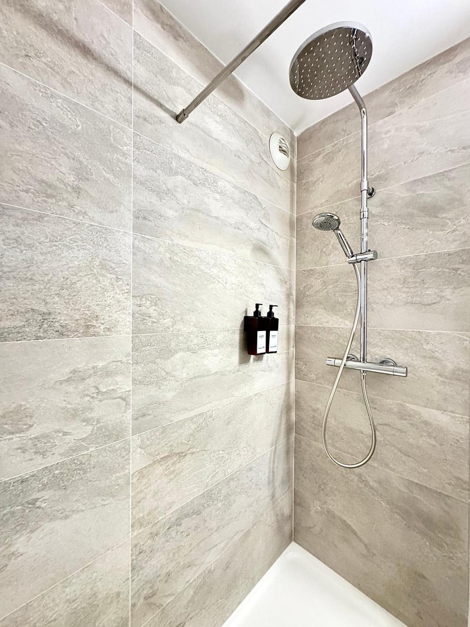Apartment Cosy Flat With Swimming Pool, Close To And Congress Center