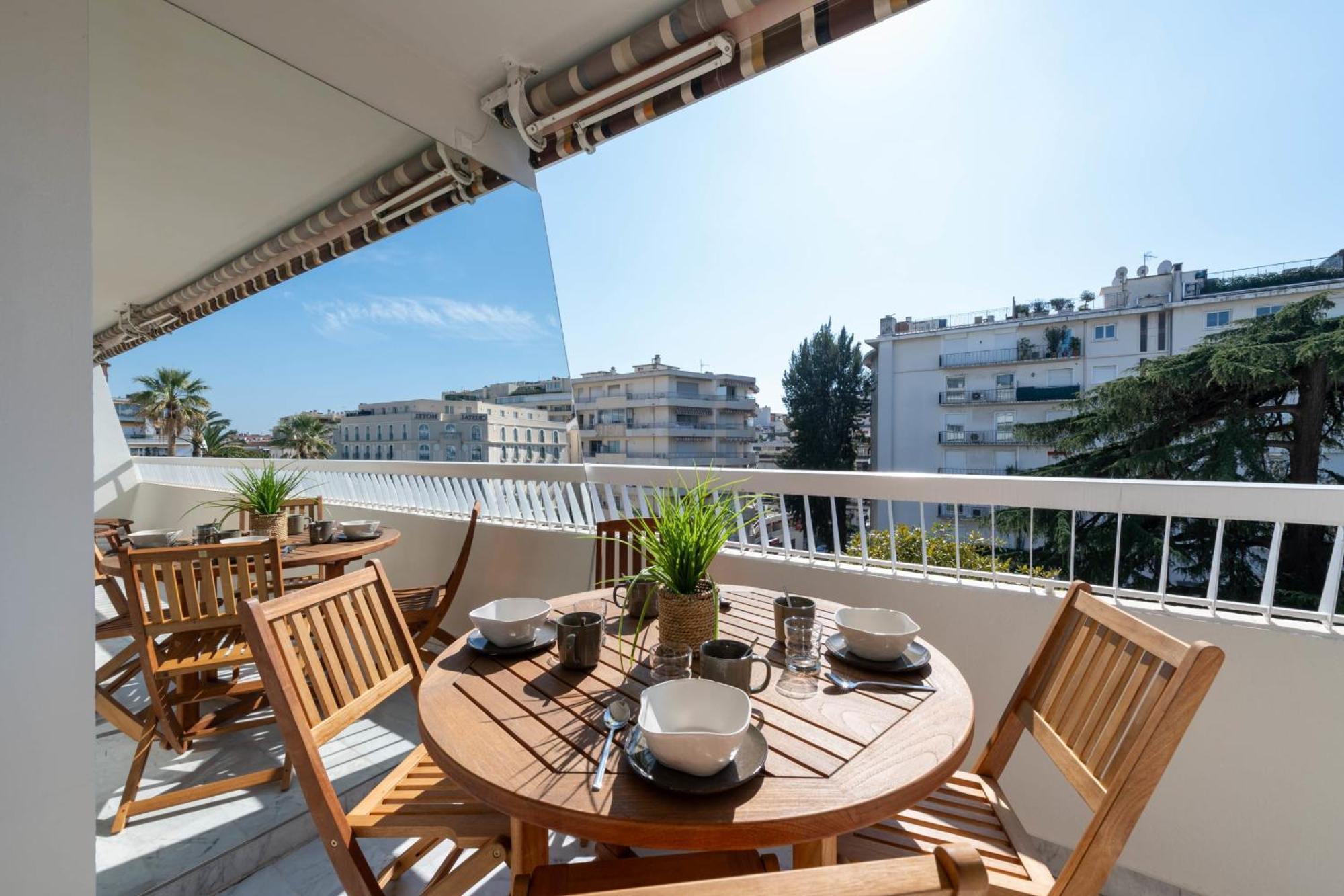 Spacious 1-br With Terrace Heart Of