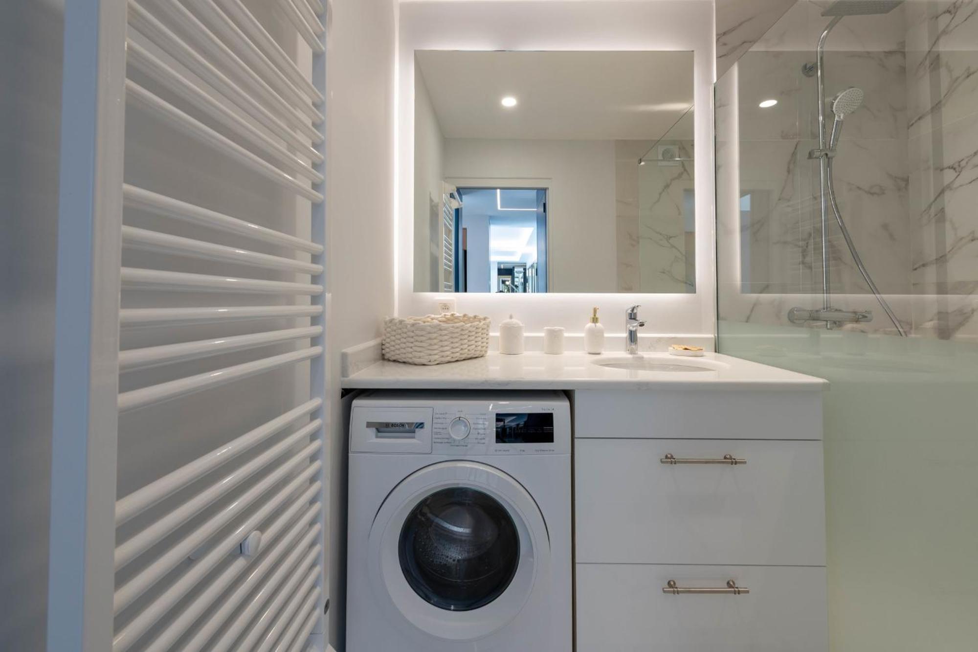Apartment Spacious 1-br With Terrace Heart Of