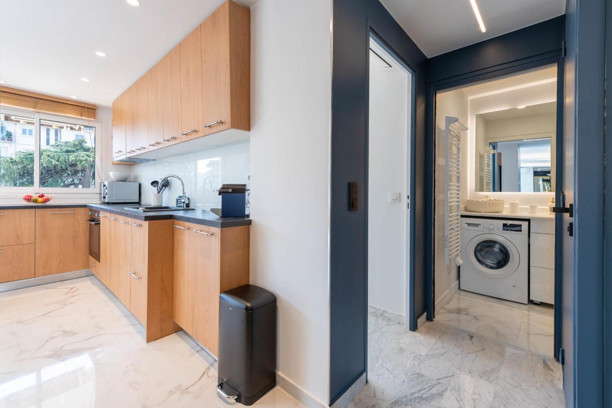 Appartement Spacious 1-br With Terrace Heart Of