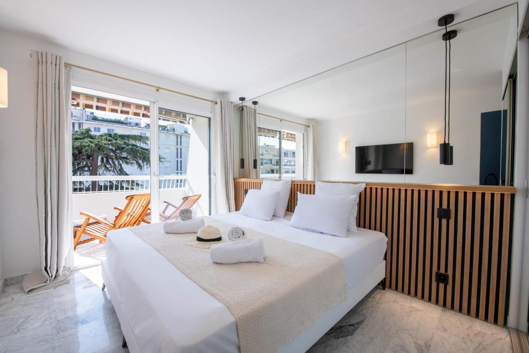 Spacious 1-br With Terrace Heart Of Appartement *