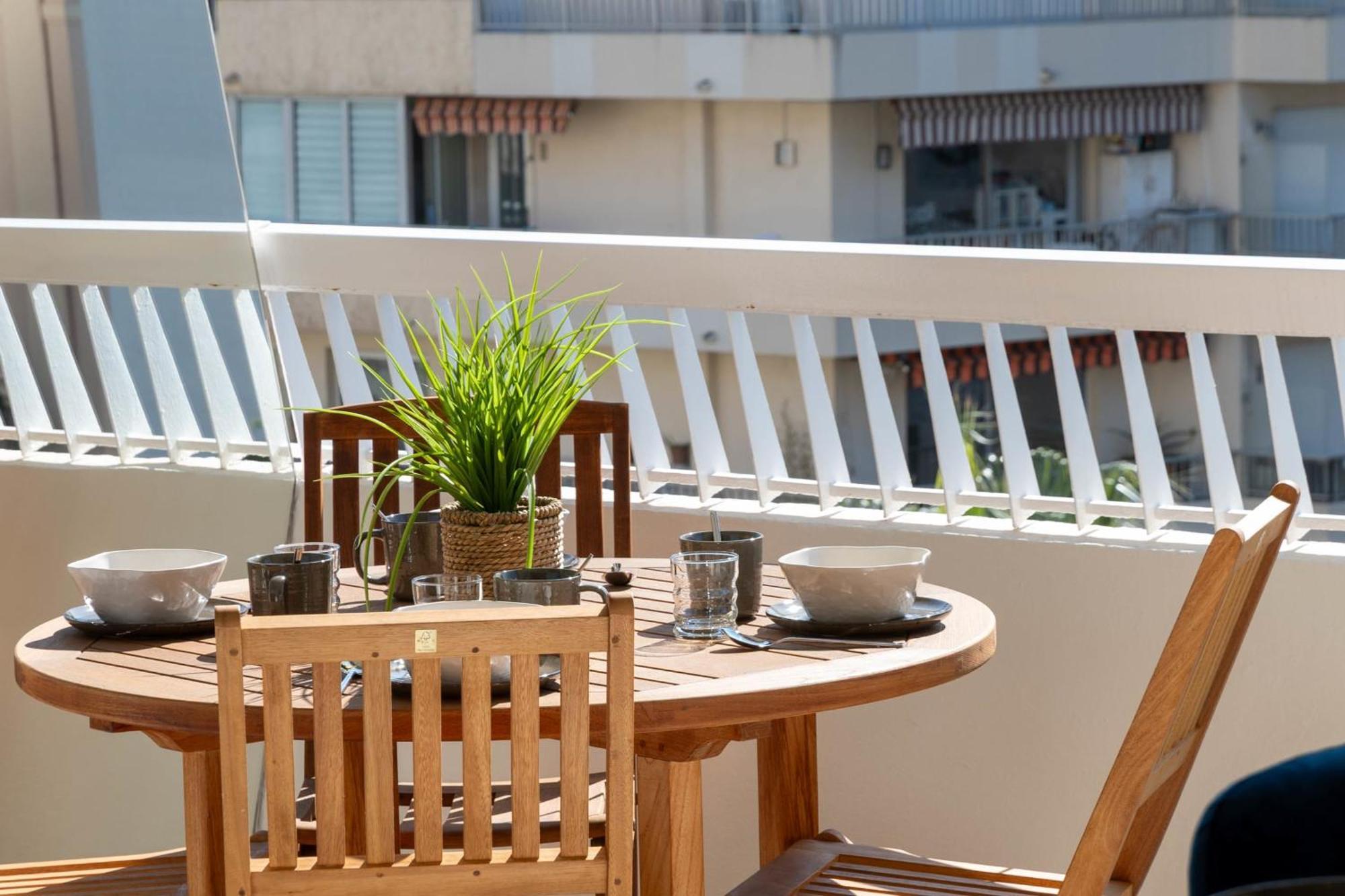 Spacious 1-br With Terrace Heart Of Apartment *