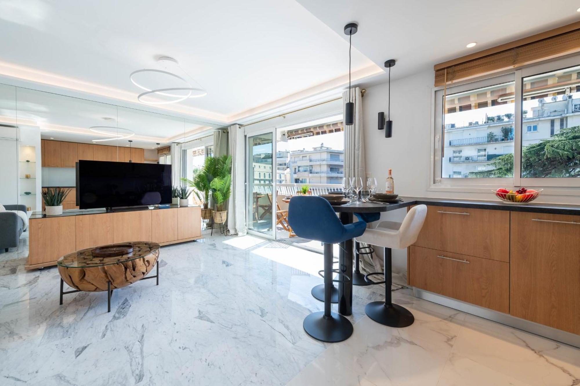 Spacious 1-br With Terrace Heart Of Apartment Cannes