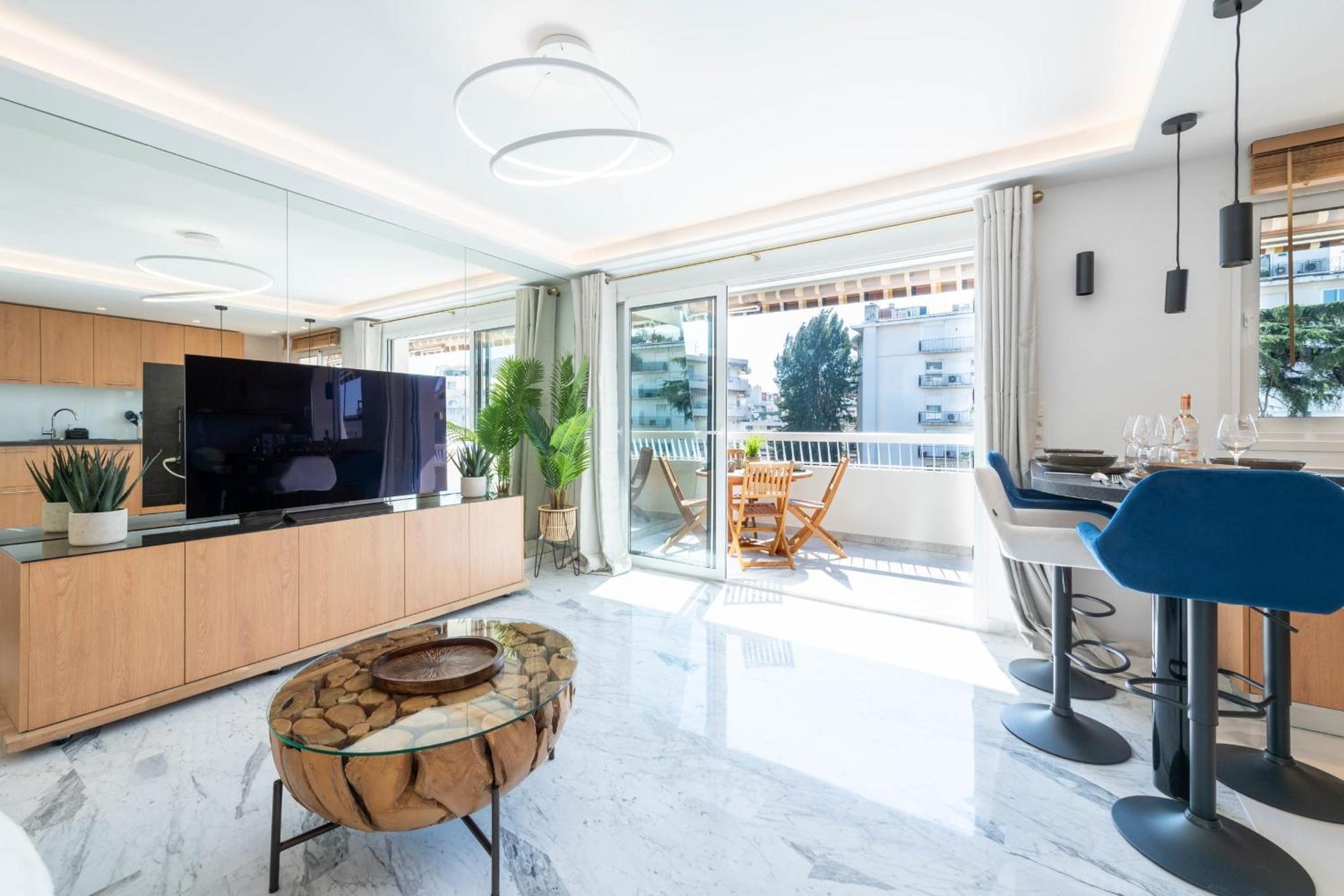 Spacious 1-br With Terrace Heart Of *