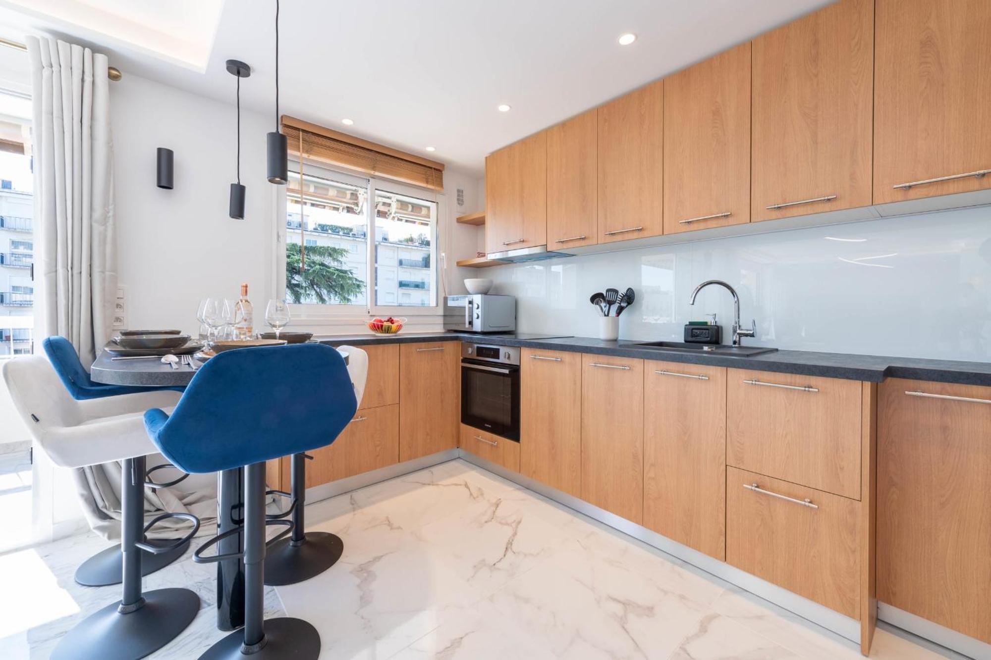 Apartment Spacious 1-br With Terrace Heart Of *