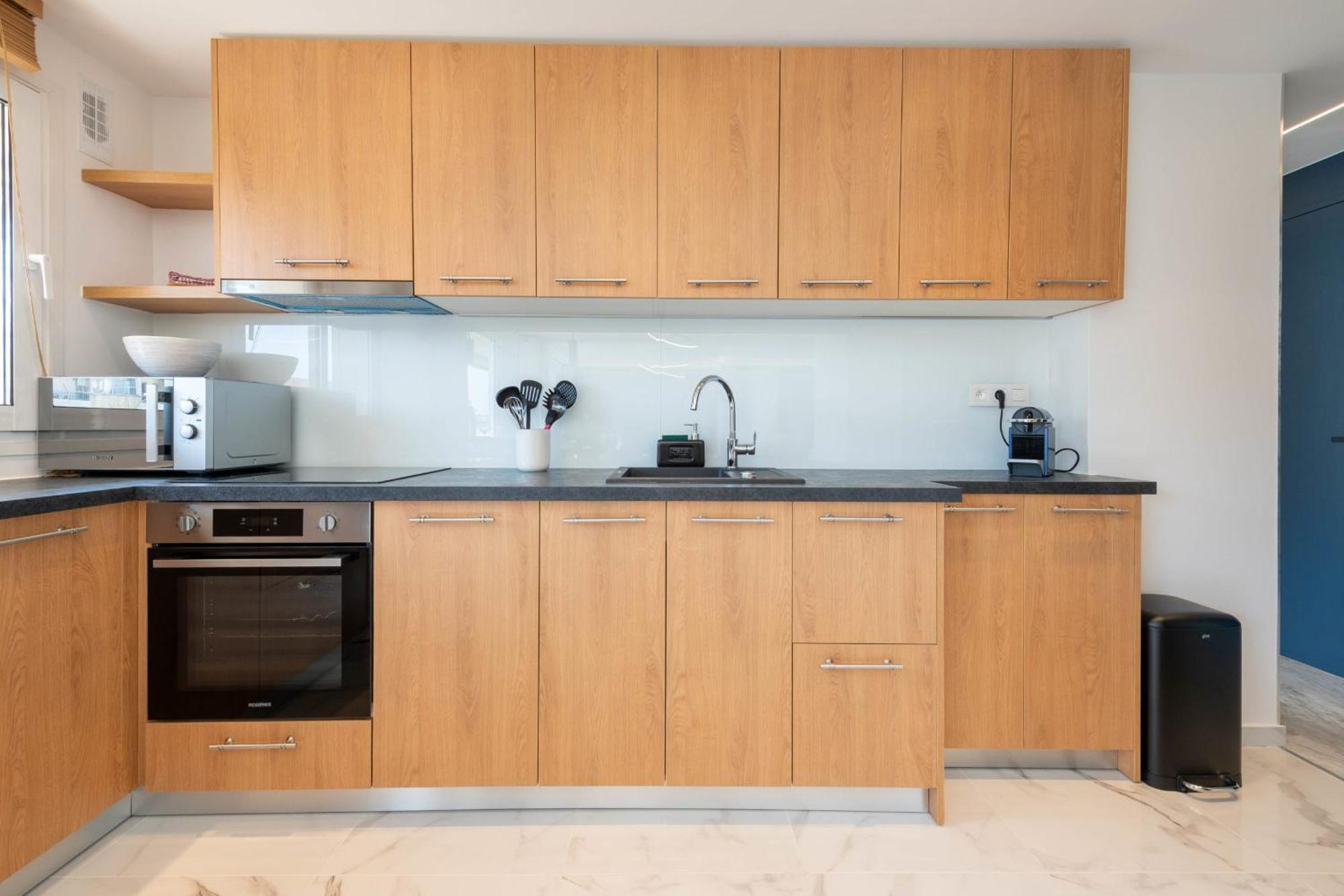 Spacious 1-br With Terrace Heart Of *