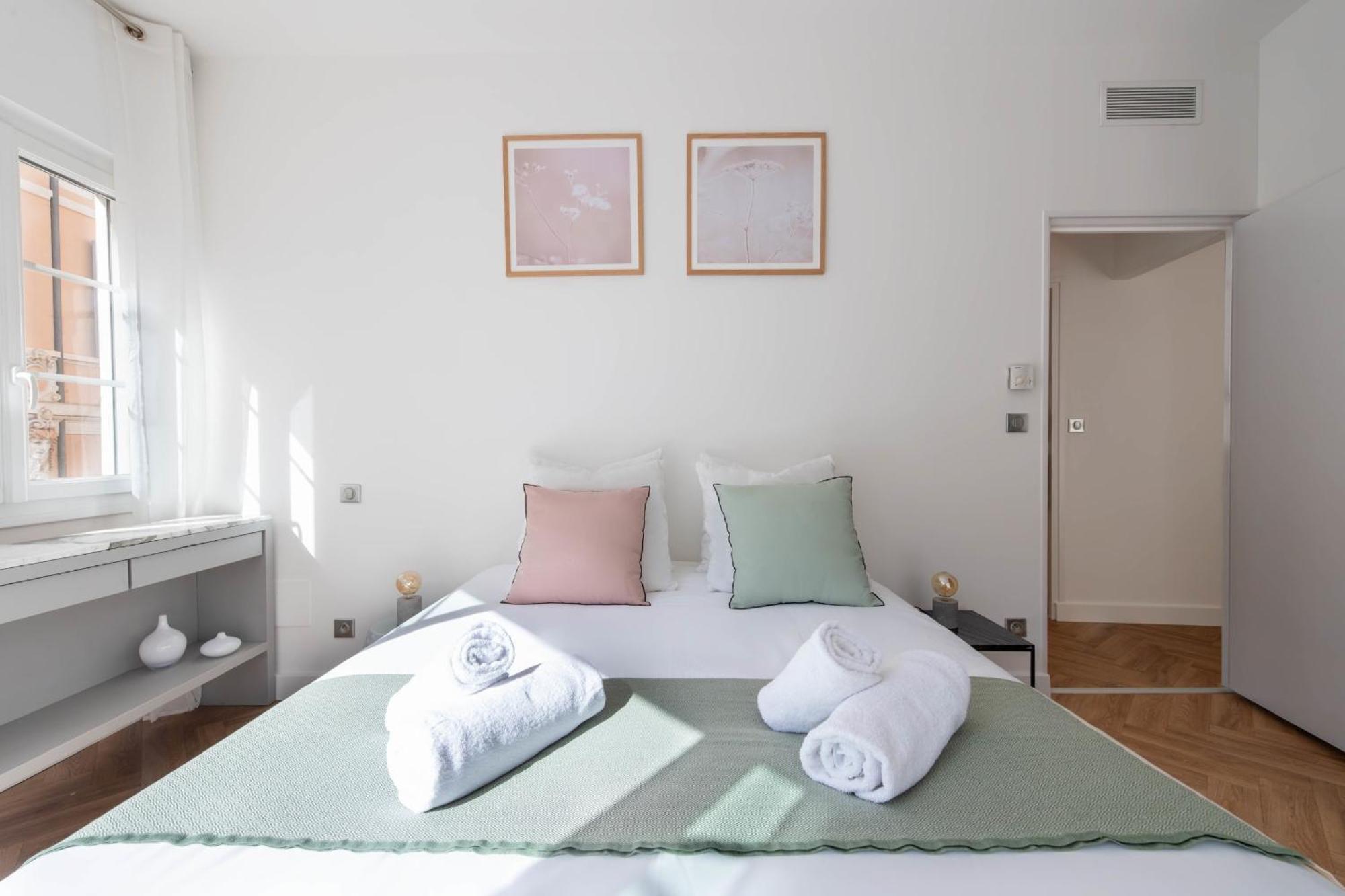 Apartment 3-br In The Golden Square Cannes
