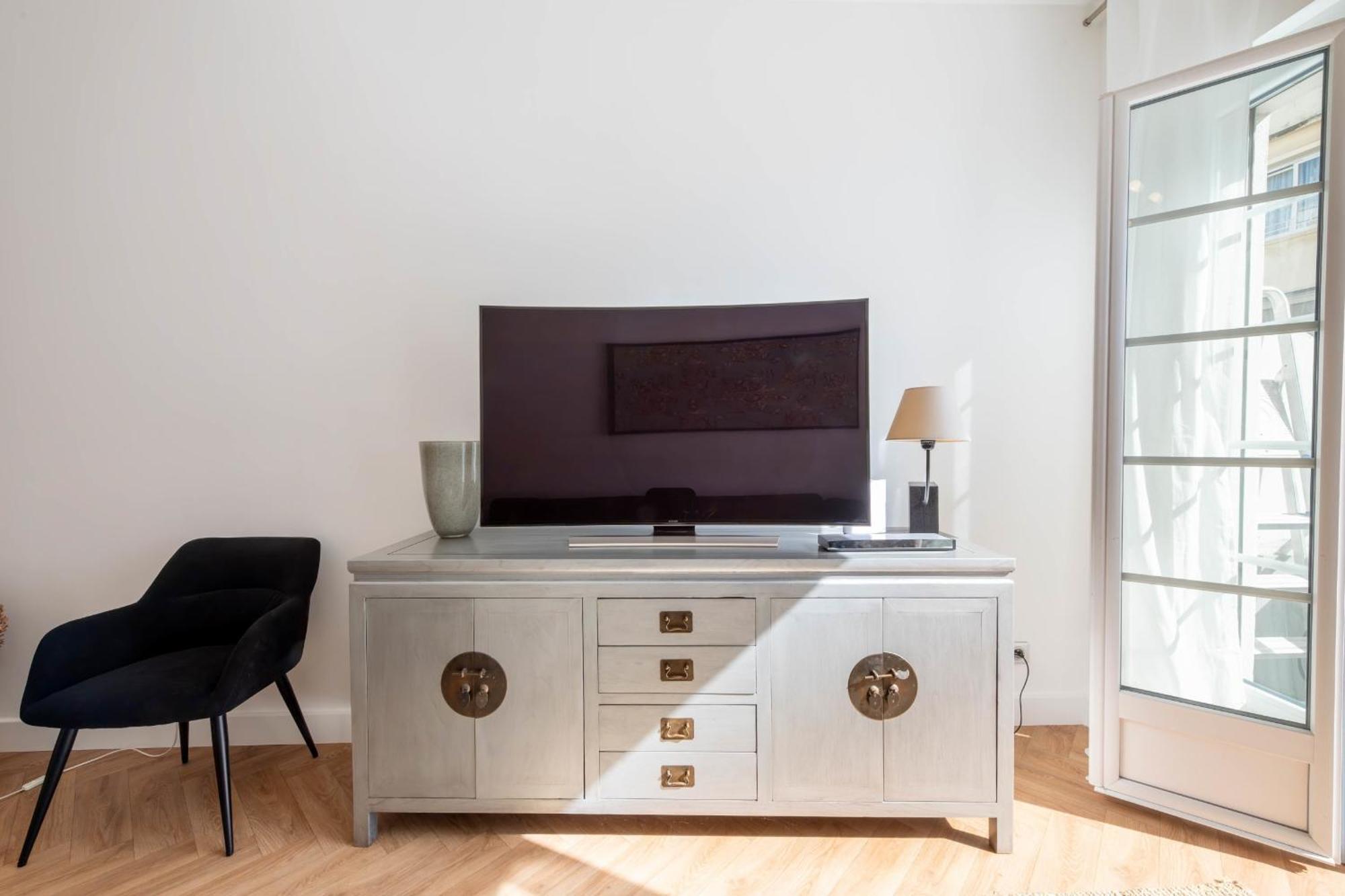 3-br In The Golden Square Cannes