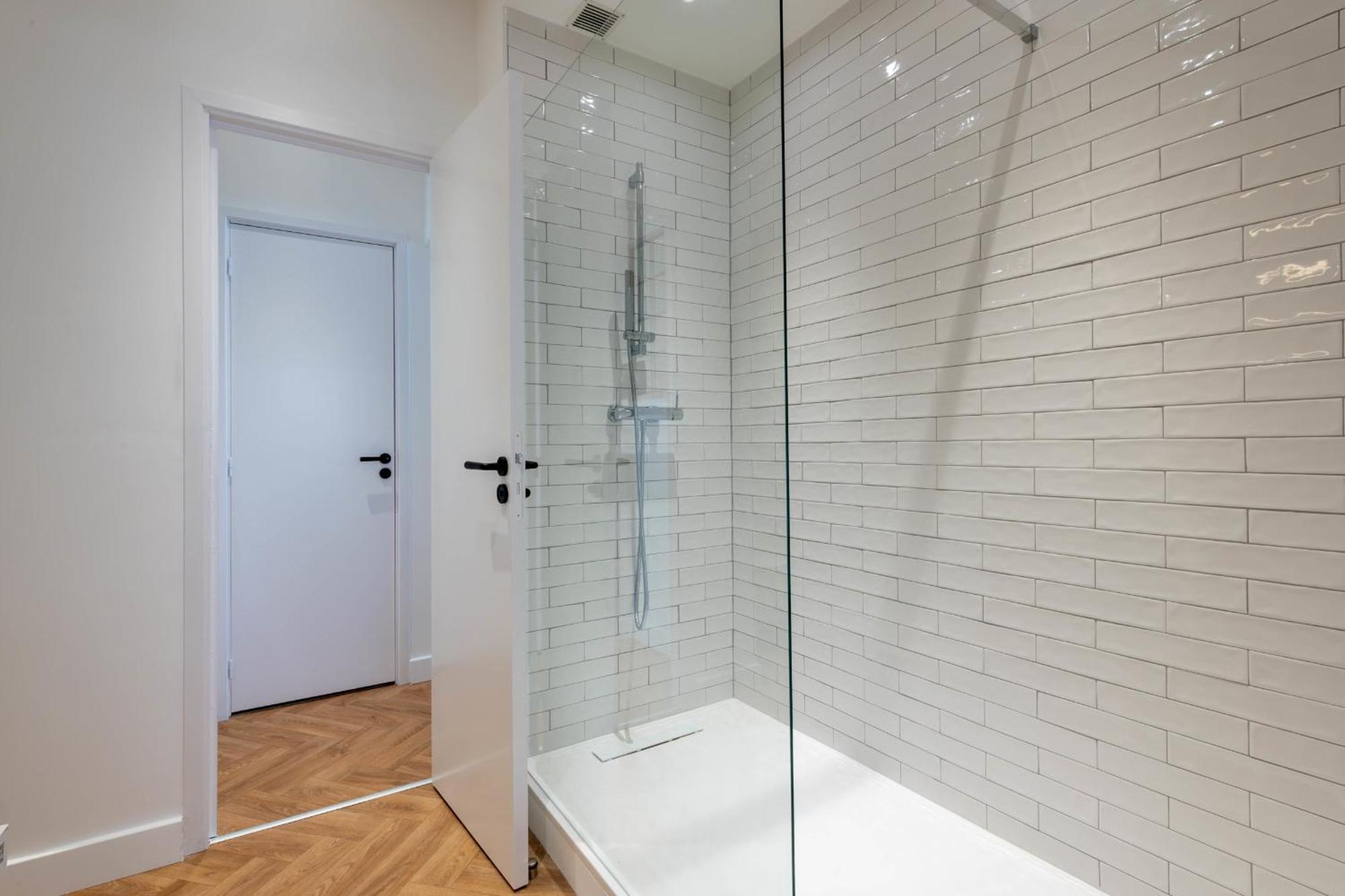 3-br In The Golden Square * Cannes