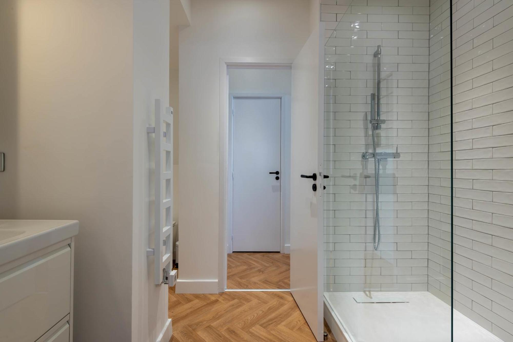 3-br In The Golden Square Apartment