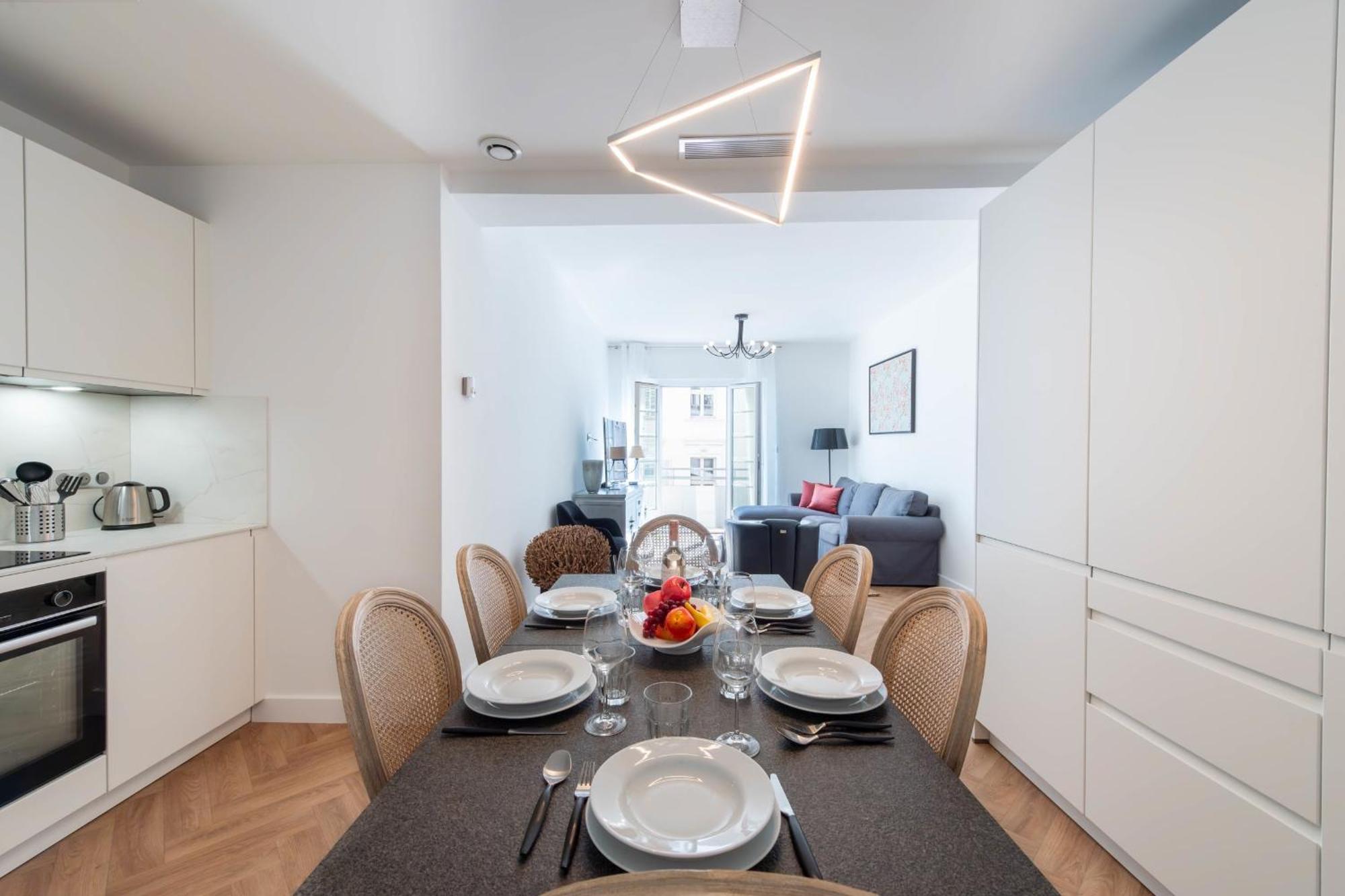 3-br In The Golden Square
