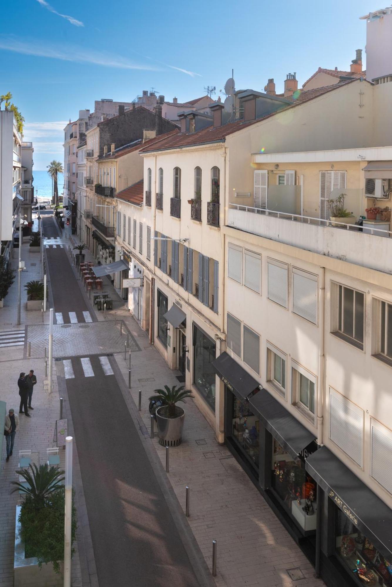 Apartment 110 M2 Golden Square, Renovated, 20metres Croisette, Parking Private *