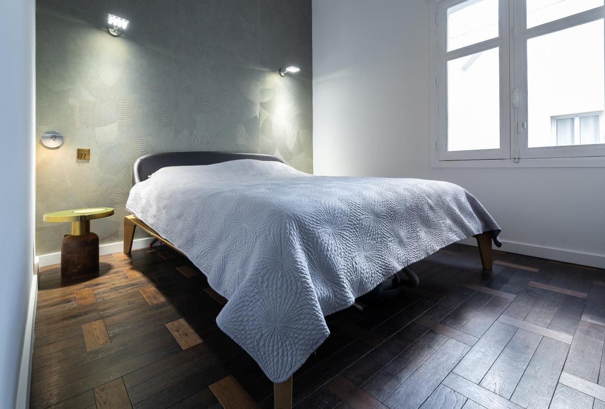 Apartment 110 M2 Golden Square, Renovated, 20metres Croisette, Parking Private *