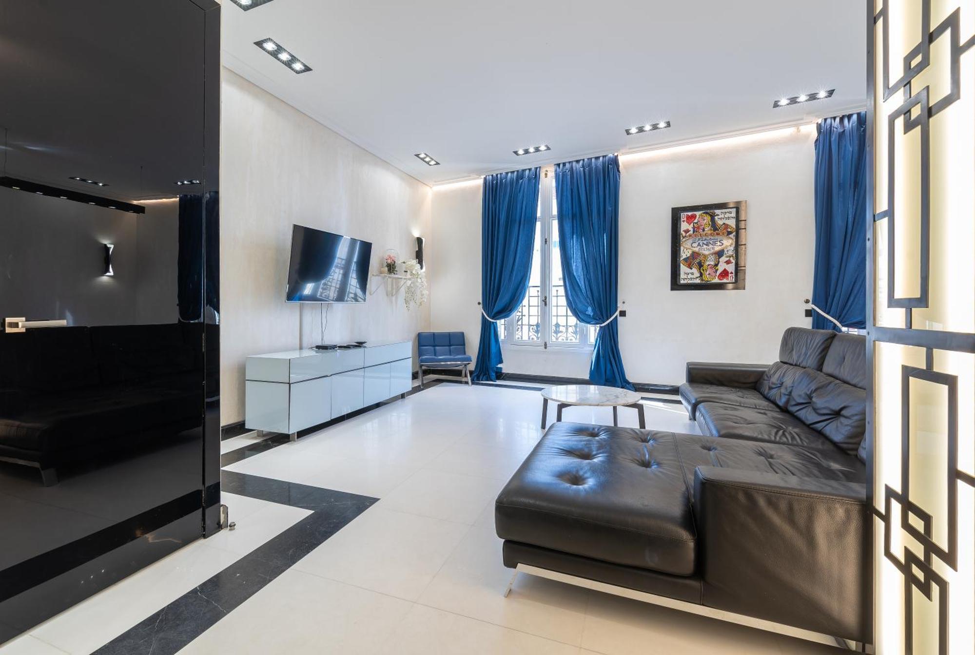 Apartment 110 M2 Golden Square, Renovated, 20metres Croisette, Parking Private *