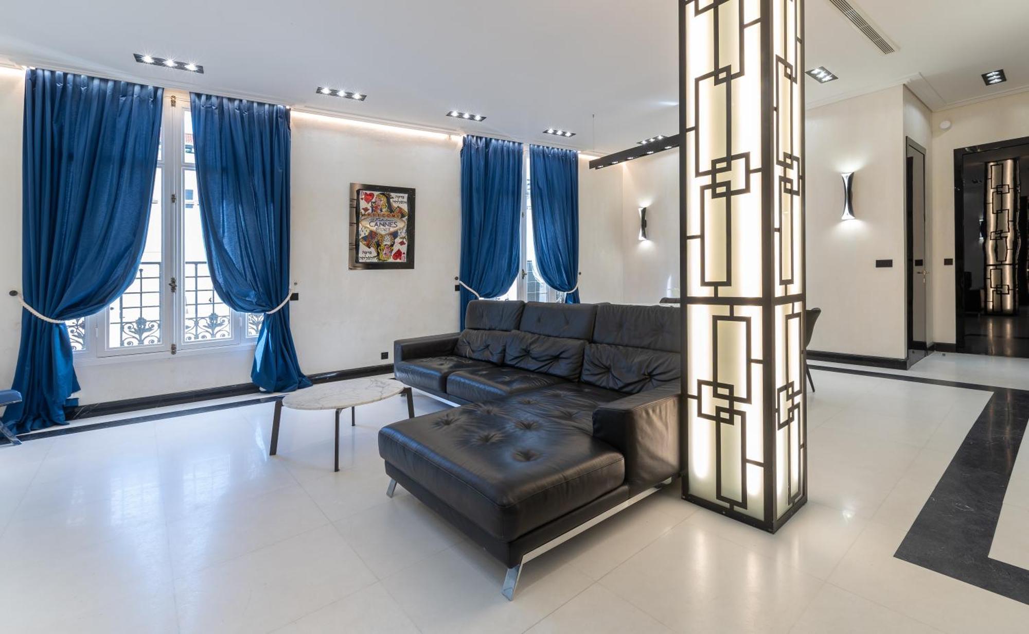 110 M2 Golden Square, Renovated, 20metres Croisette, Parking Private Cannes