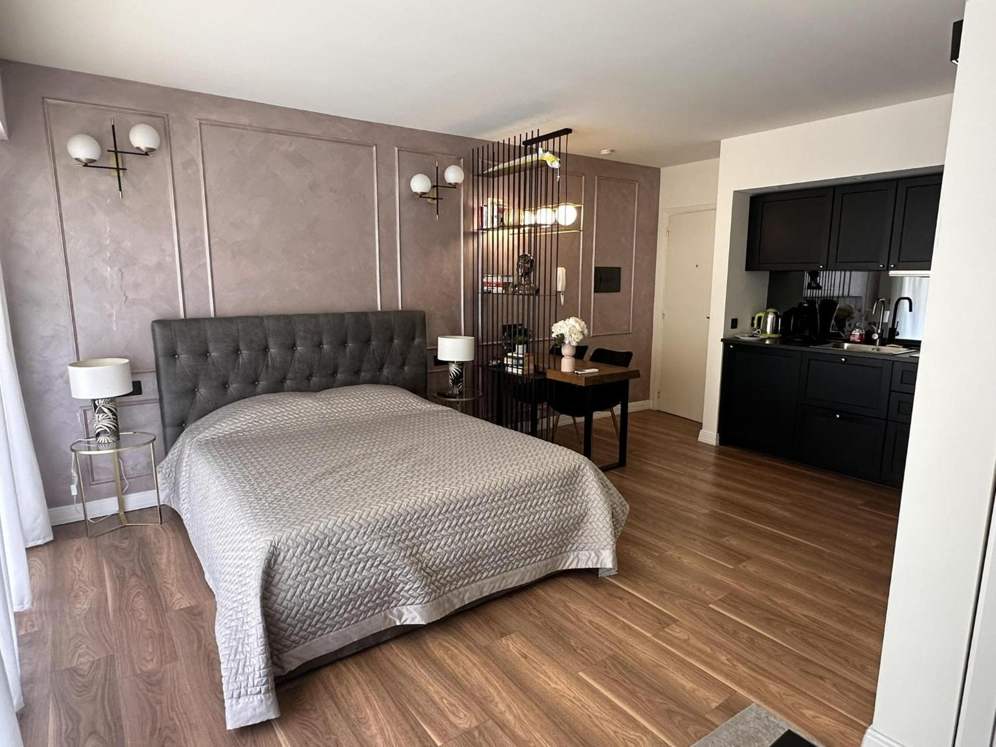 Apartment Modern In The Hearth Of Just A Few Steps From The Croisette Front And Shops - 2242 *
