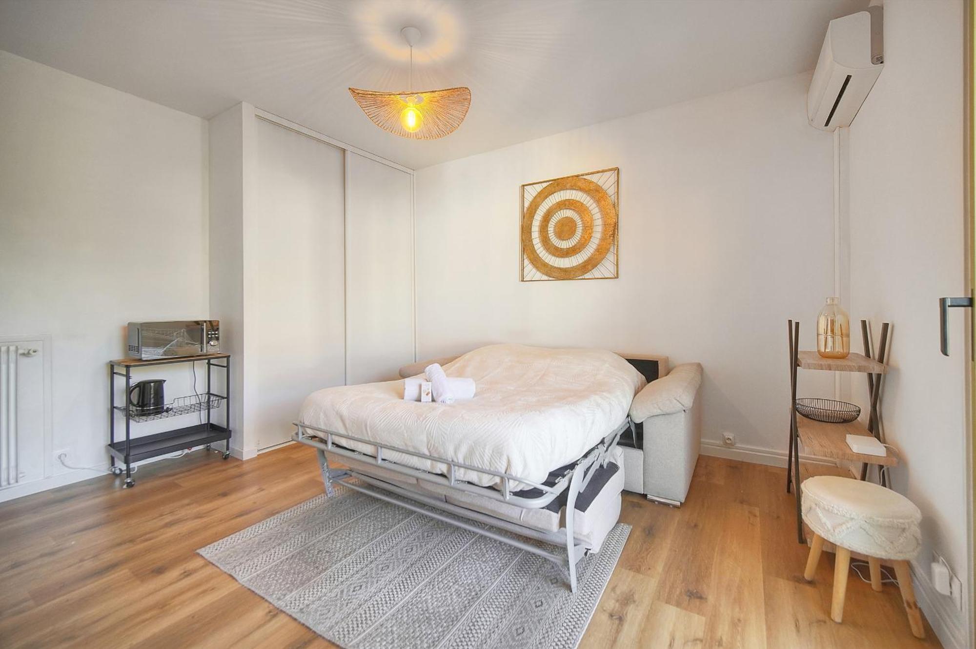 Lumineux Avec Loggia A0b203 Appartement *