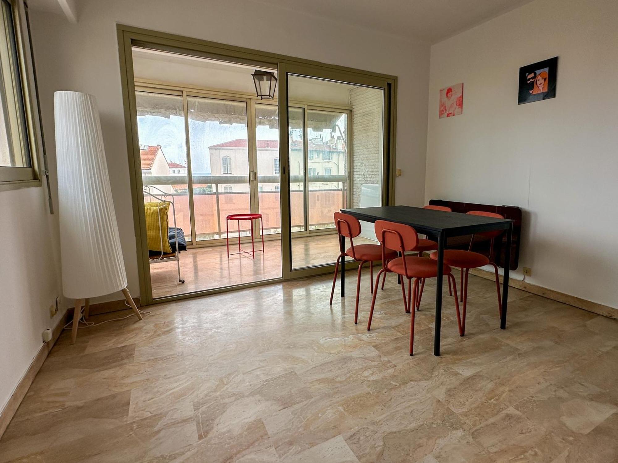 Apartment Lumineux, Confort, Palais A 500 M *