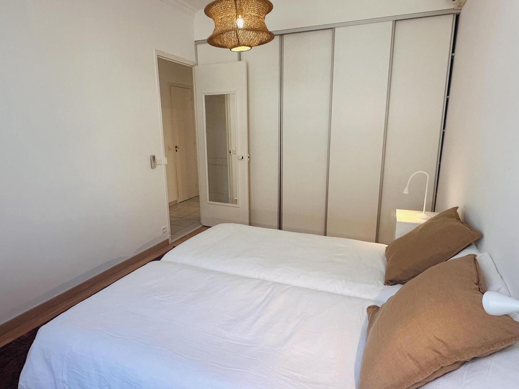 Bright One Bedroom In The Center Of Cannes13 Minutes Walk To The Palais Des Festivals - 2290 Cannes