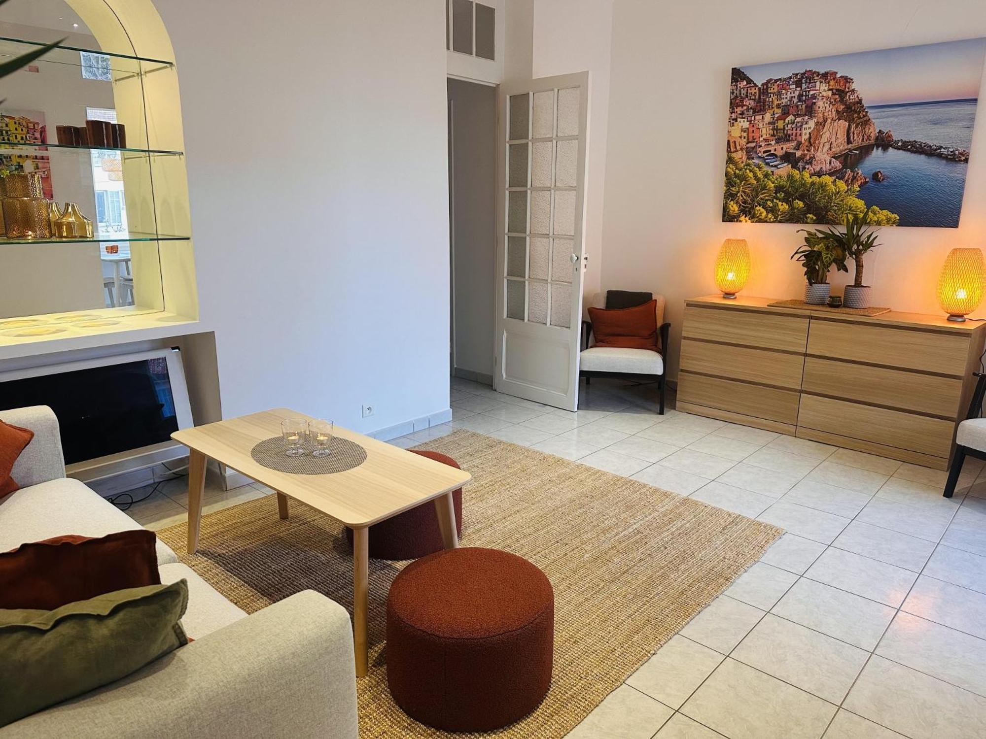 Apartment Bright One Bedroom In The Center Of Cannes13 Minutes Walk To The Palais Des Festivals - 2290 Cannes