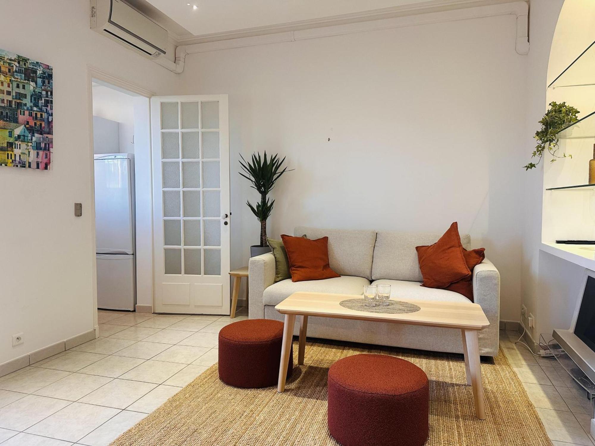 Bright One Bedroom In The Center Of Cannes13 Minutes Walk To The Palais Des Festivals - 2290 Cannes