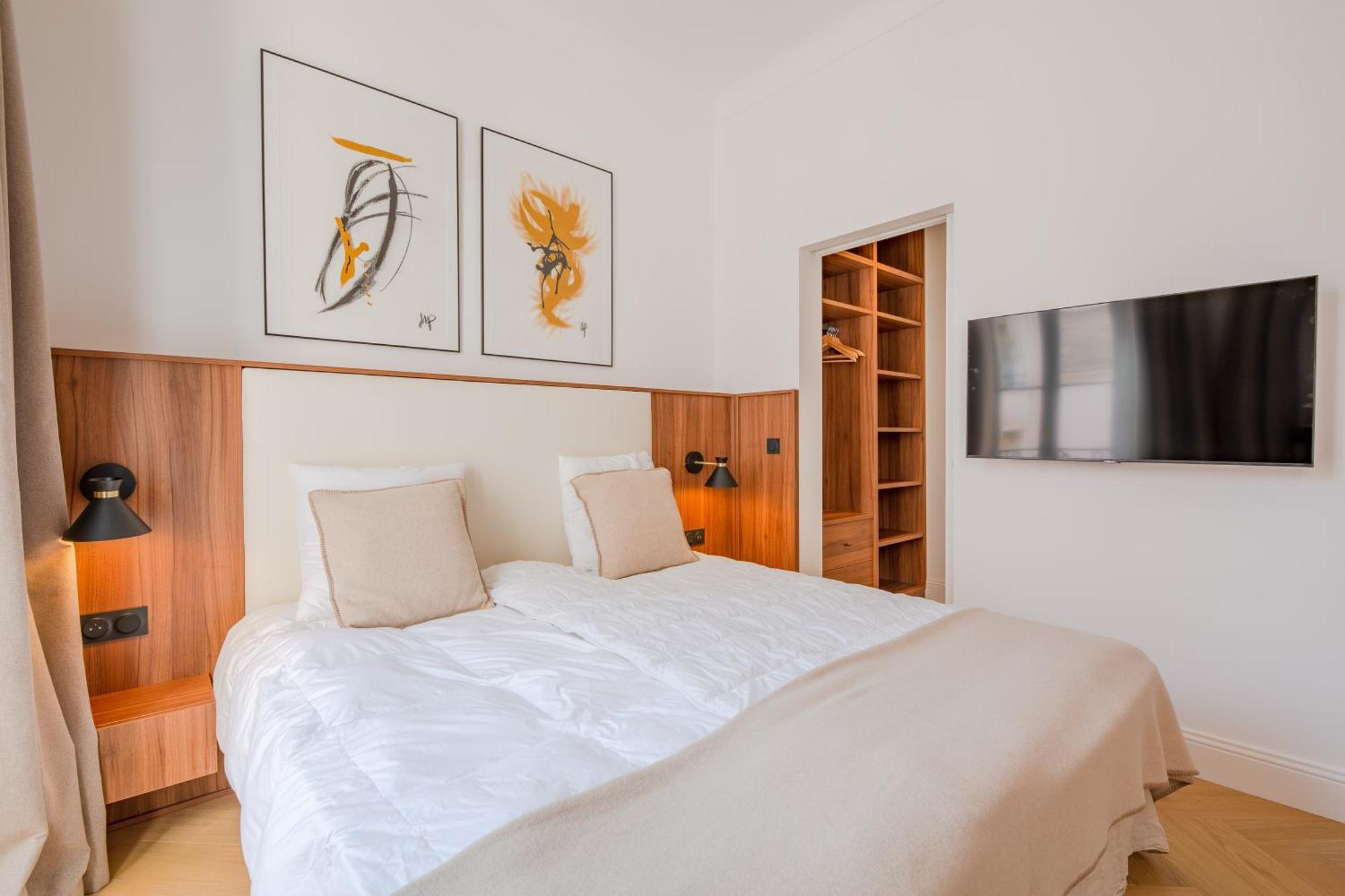 Apartment La Guitare 21 - Cozy In Center Of Cannes, Just Behind Grand
